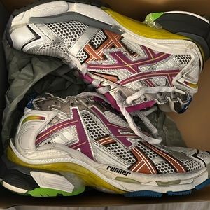 Balenciagas size 39 multi color